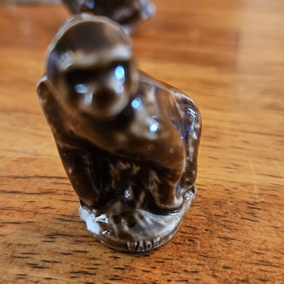 Vintage lot of Wade England porcelain tea figurines - Picture 4 of 9